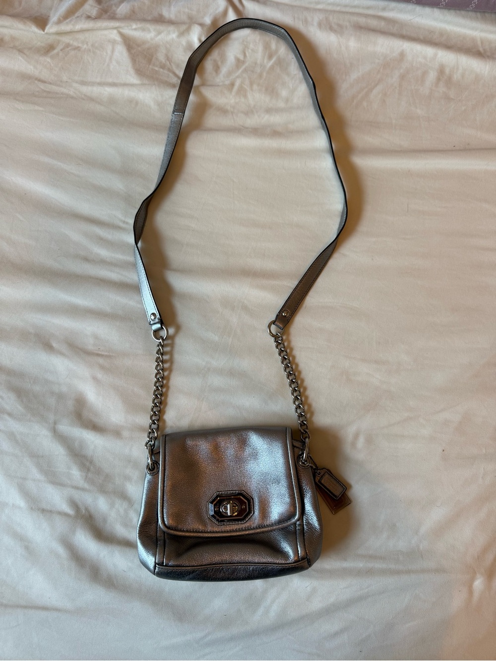 Coach | Campbell Turnlock Metallic Silver Mini Crossbody Bag - Picture 3 of 8